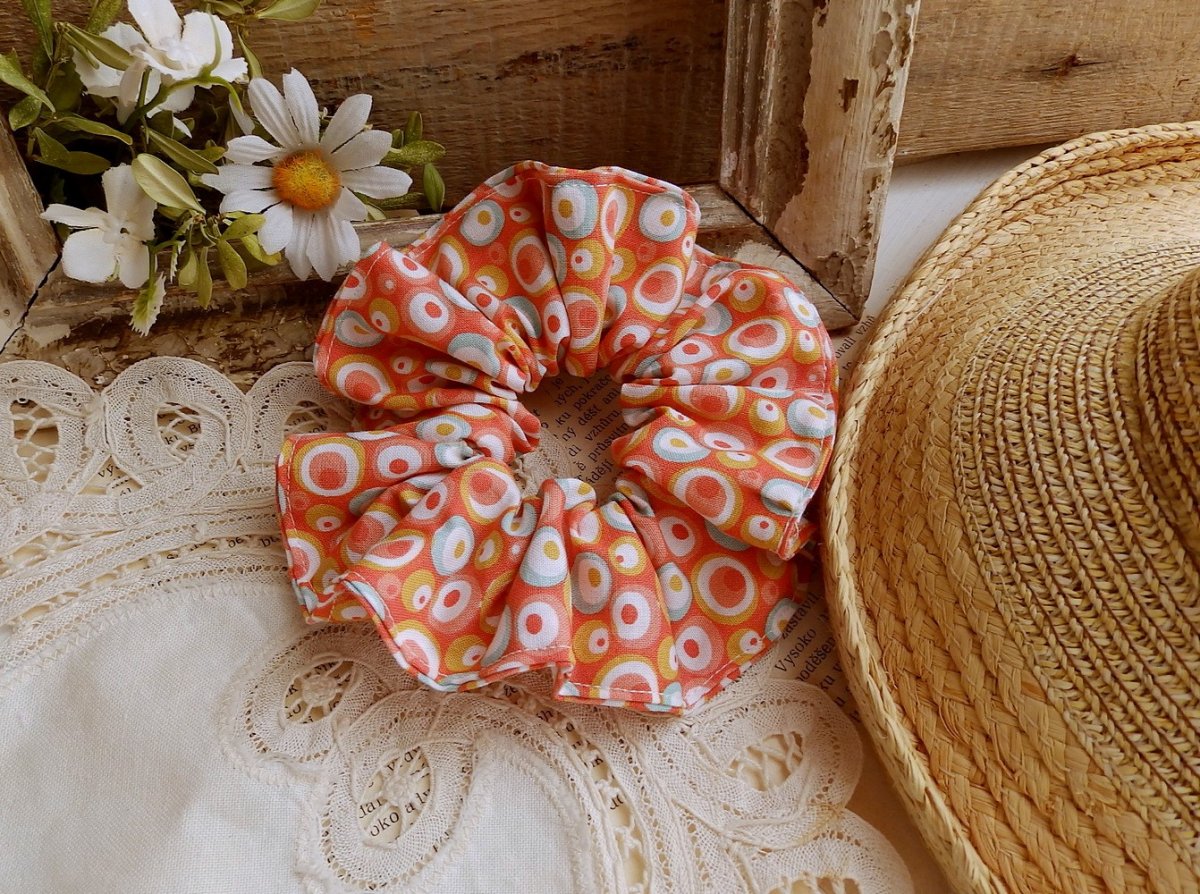 scrunchies gumička do vlasů Paví oka