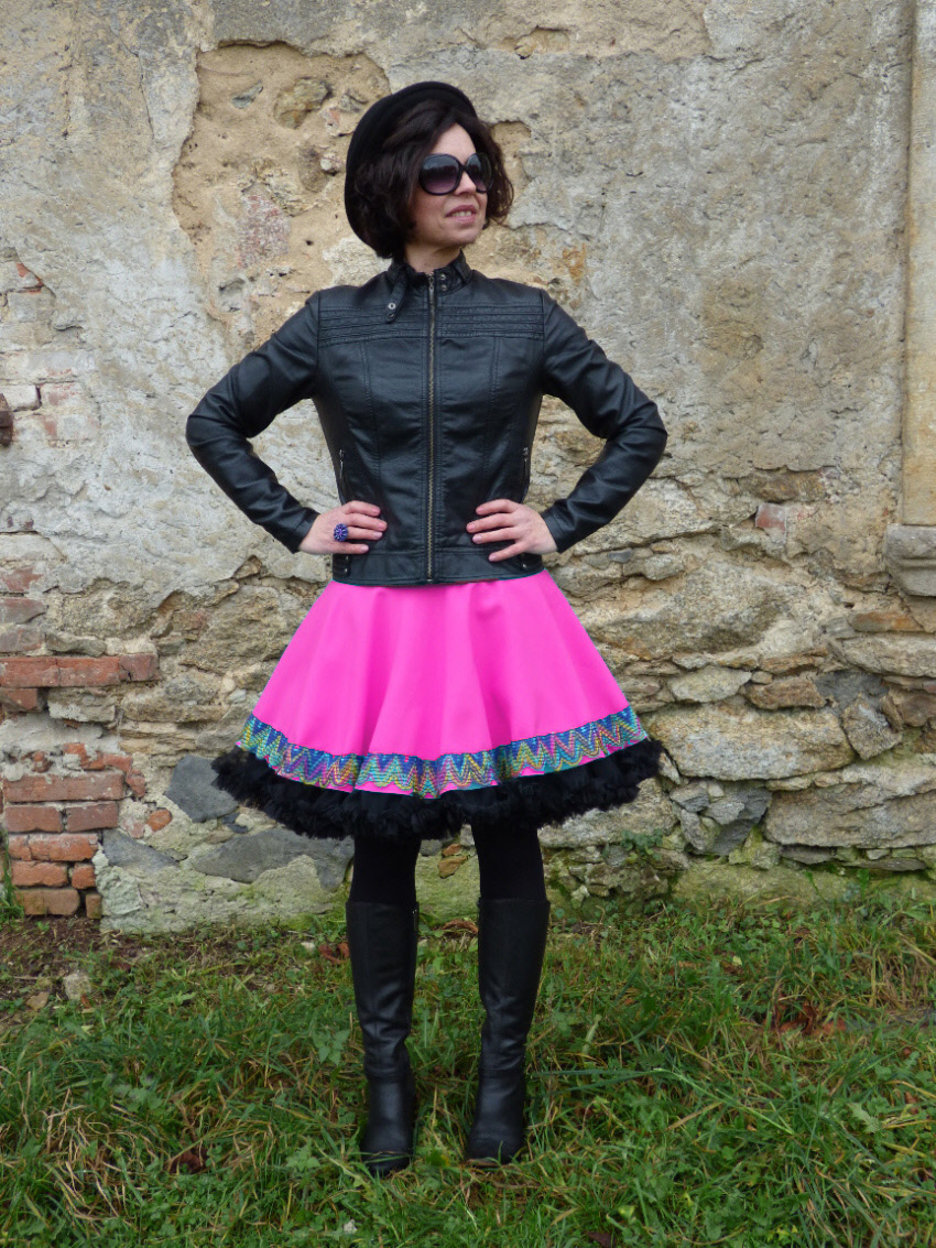 FuFu sukně pink s lemem2 a s černou spodničkou