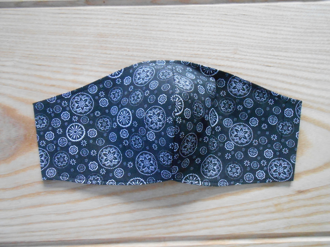 Rouška černá s bílými mandalkami (170/20)