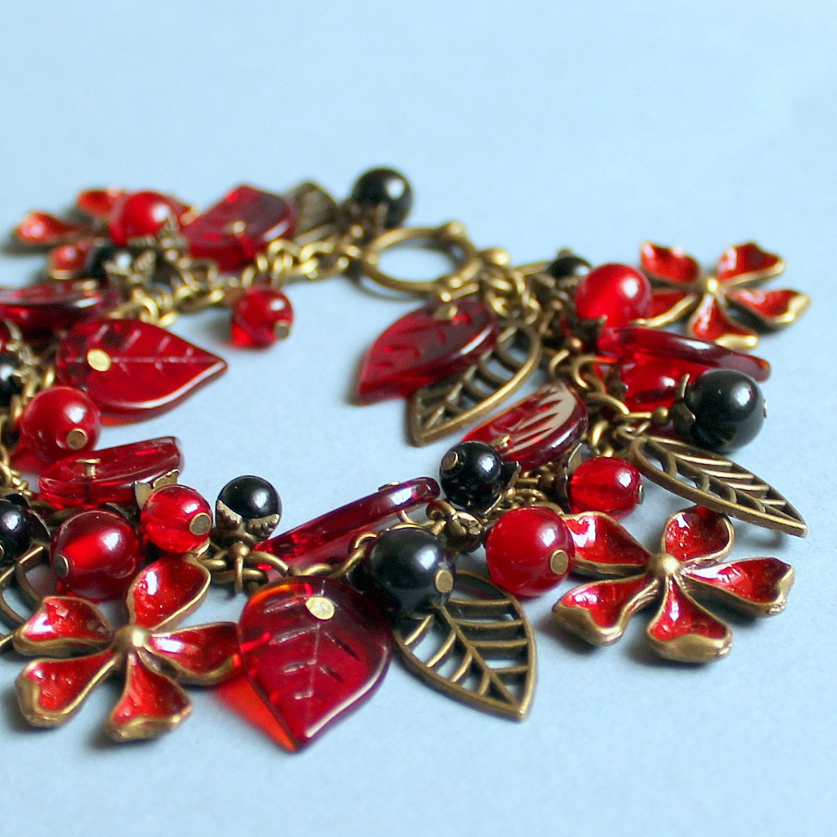 Po čertech dobrý náramek