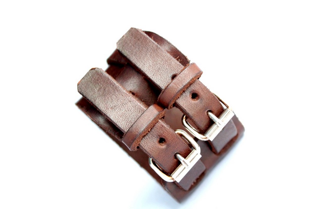 Kožený stahovák na přezky