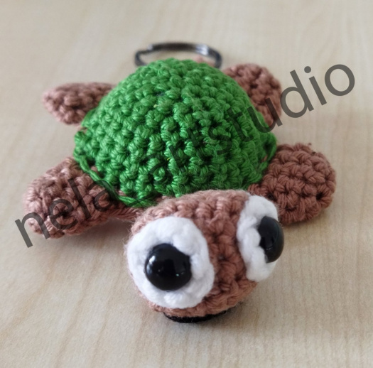 Háčkovaná želvička hnědo-zelená