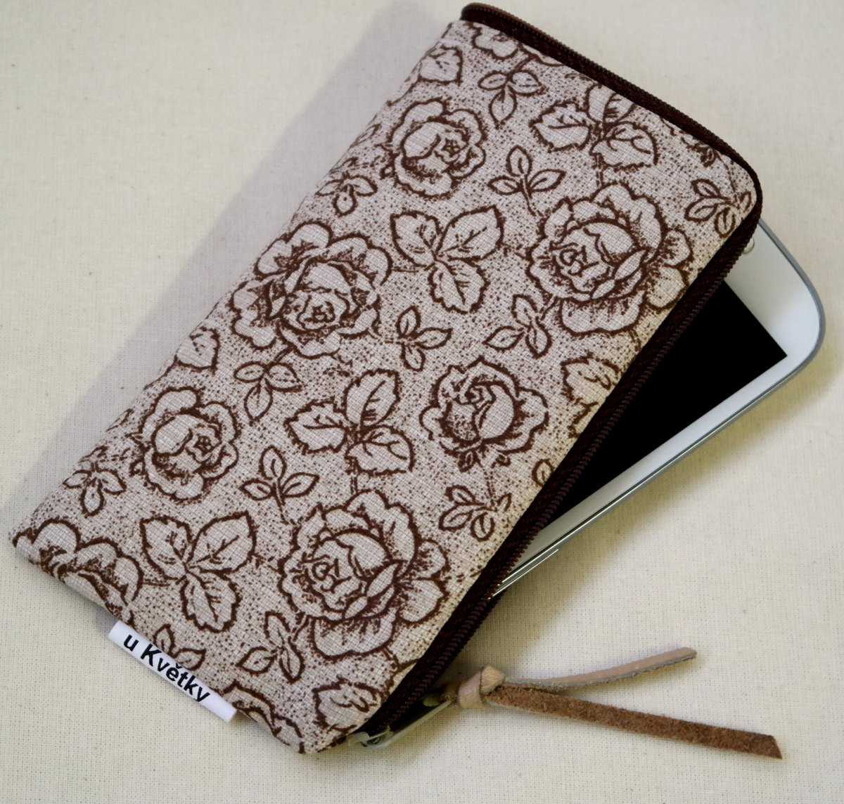 HNĚDOBÉŽOVÉ RŮŽIČKY - obal na mobil