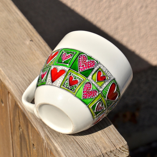Porcelánový malovaný hrnek Jim – zelenočervený