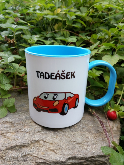 Plastový hrníček pro děti auto Sporťák se jménem