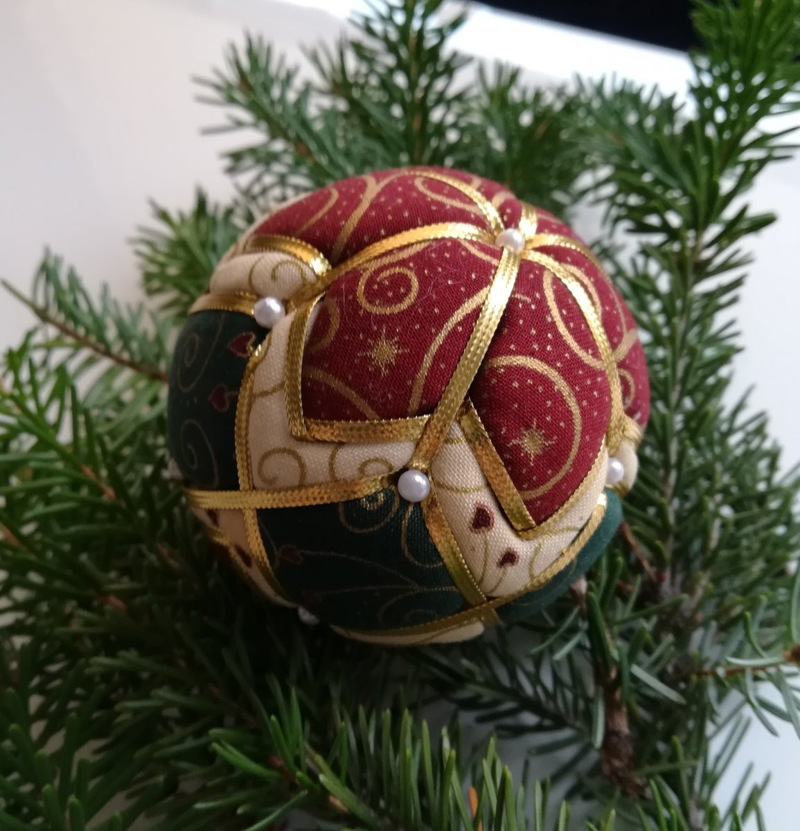 Vánoční koule - motiv HVĚZDICE