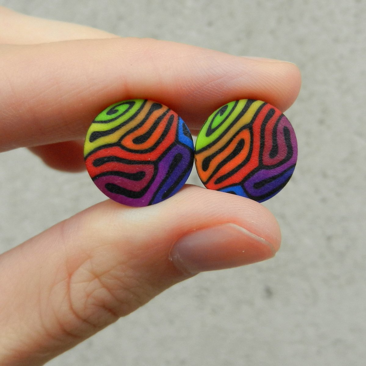 Pecky duhovky tmavé