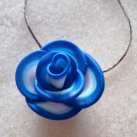 Modrá růže - přívěsek s náušničkami