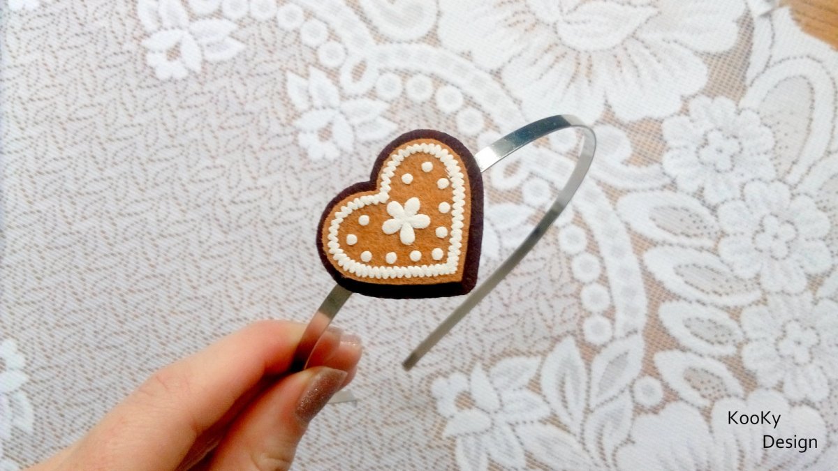 Vánoční čelenka - perníkové srdíčko