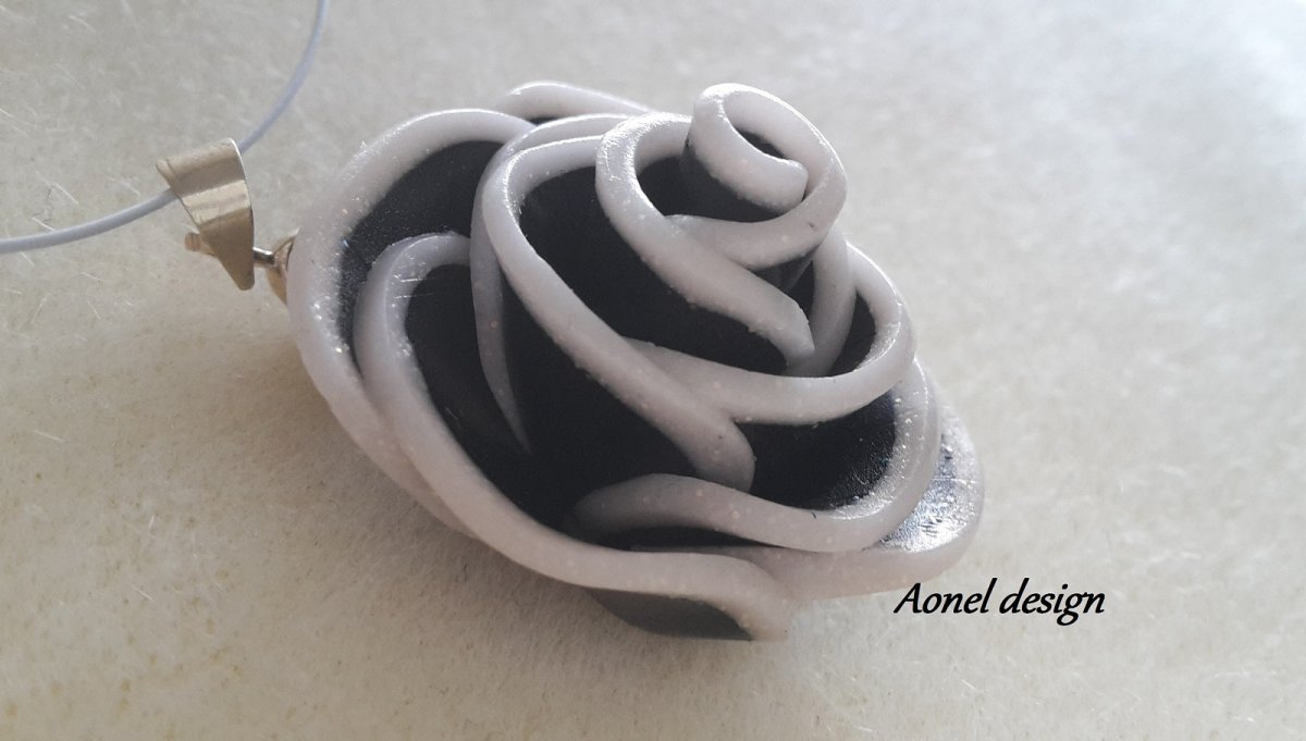 Černá růže z fima