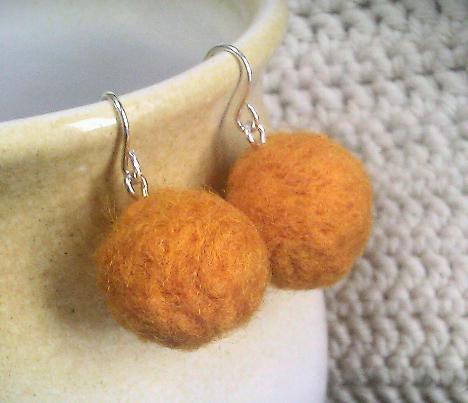 Náušničky z ovčího rouna