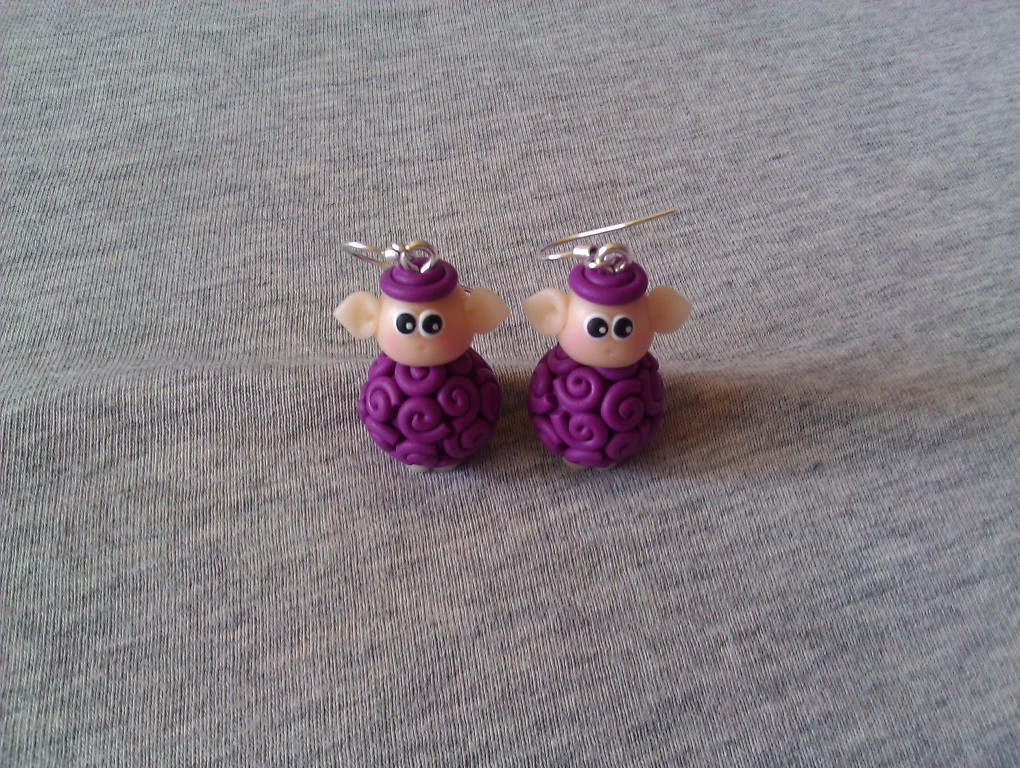 Ovečka ušatá fialová