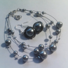 šedé perly
