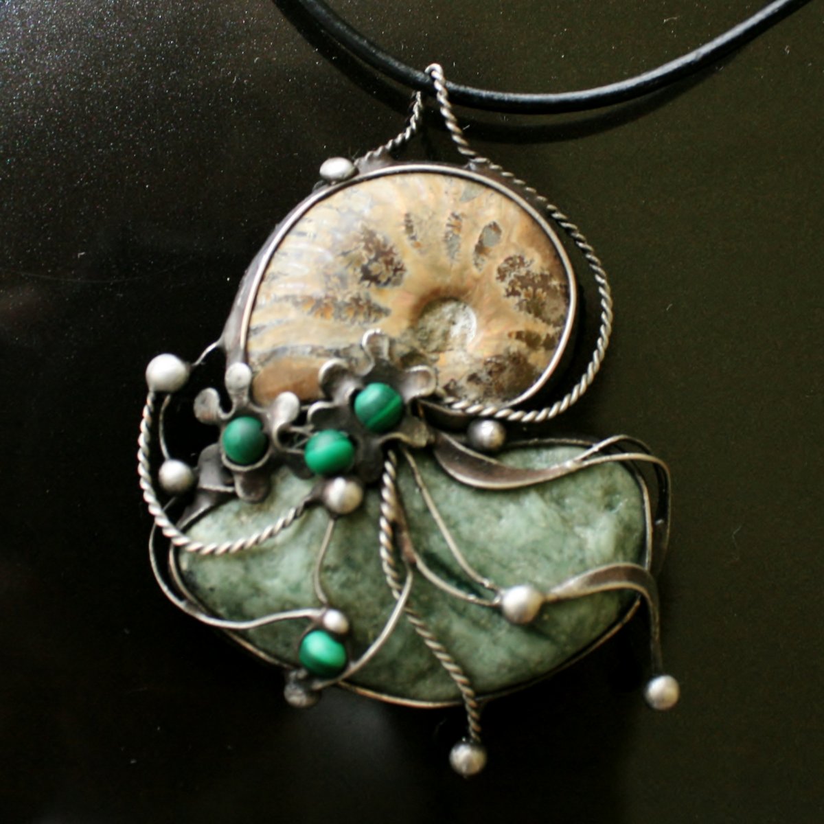 Z dávných věků - amonit, avanturín