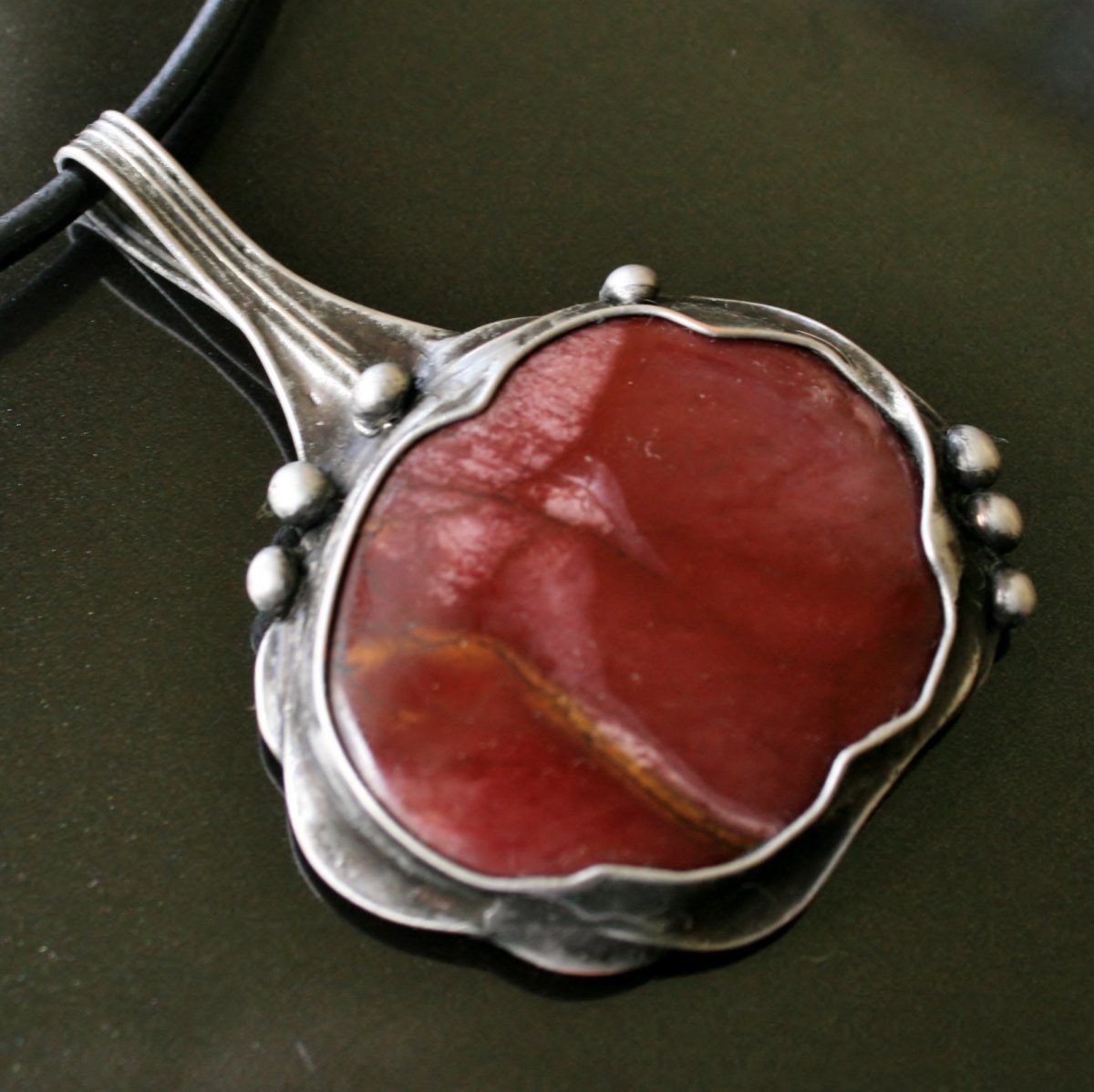 Tak maluje jaspis mookait