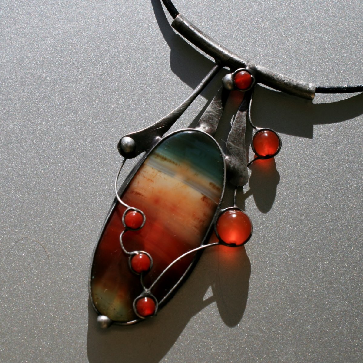 Hra barev - achát, karneol  