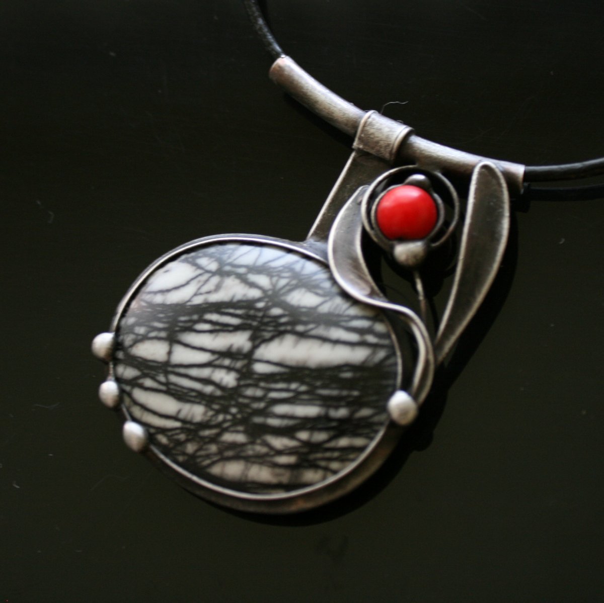 Rozkvetlo nám kamení - jaspis picasso, korál