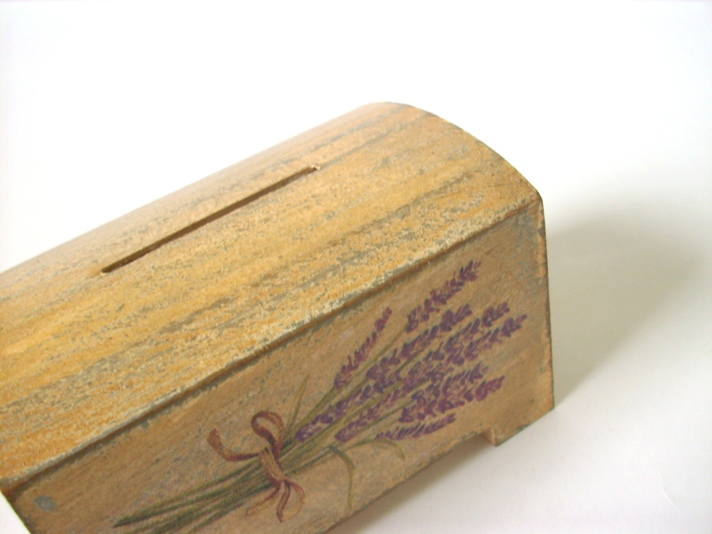 Dřevěná patinovaná kasička... no.179