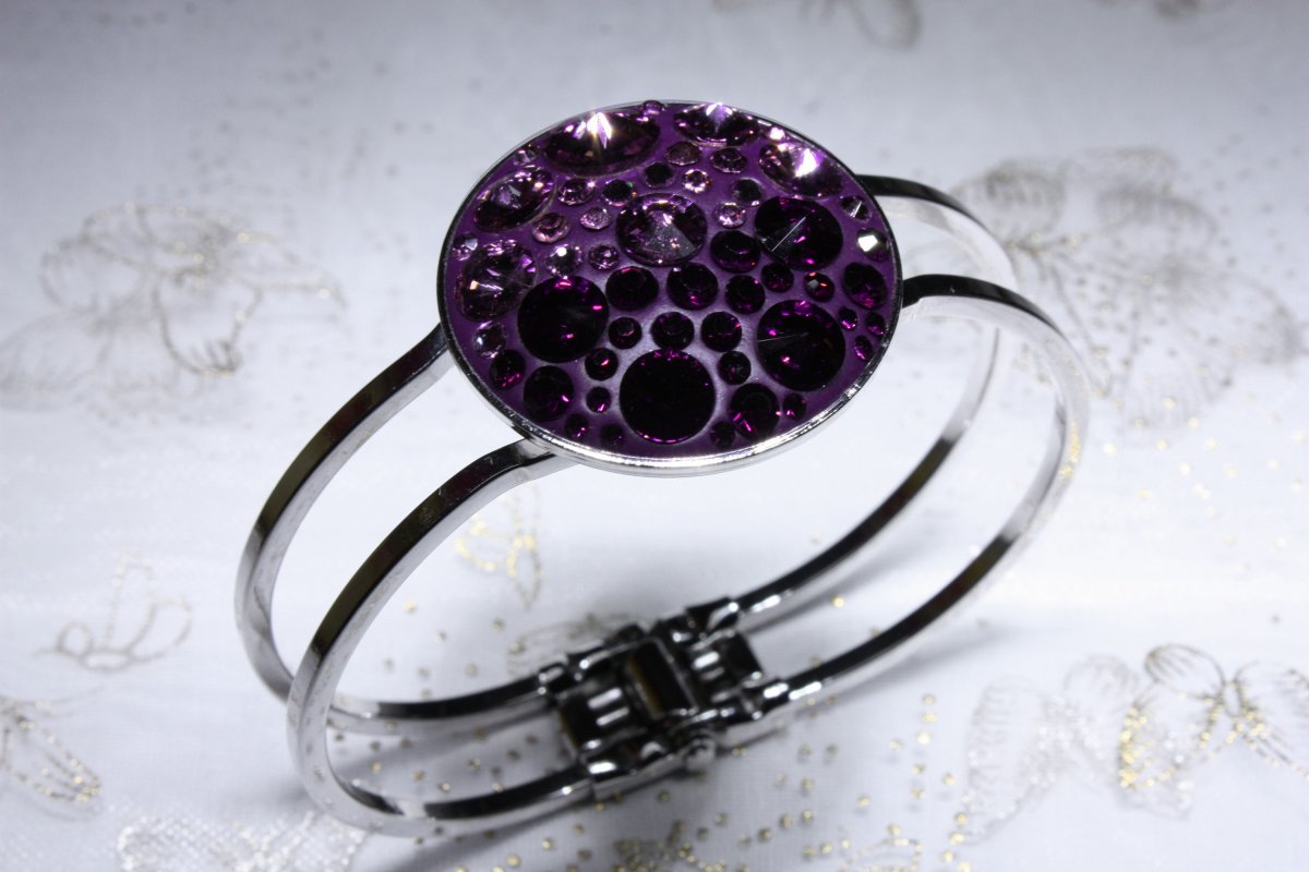 Velký fialový náramek