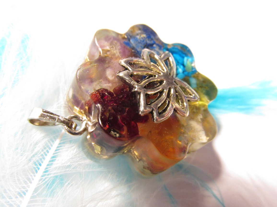 Orgonit - Přívěsek - Lotosový květ + Čakry