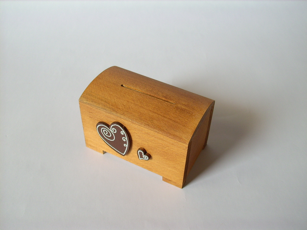 Dřevěná kasička... no.72