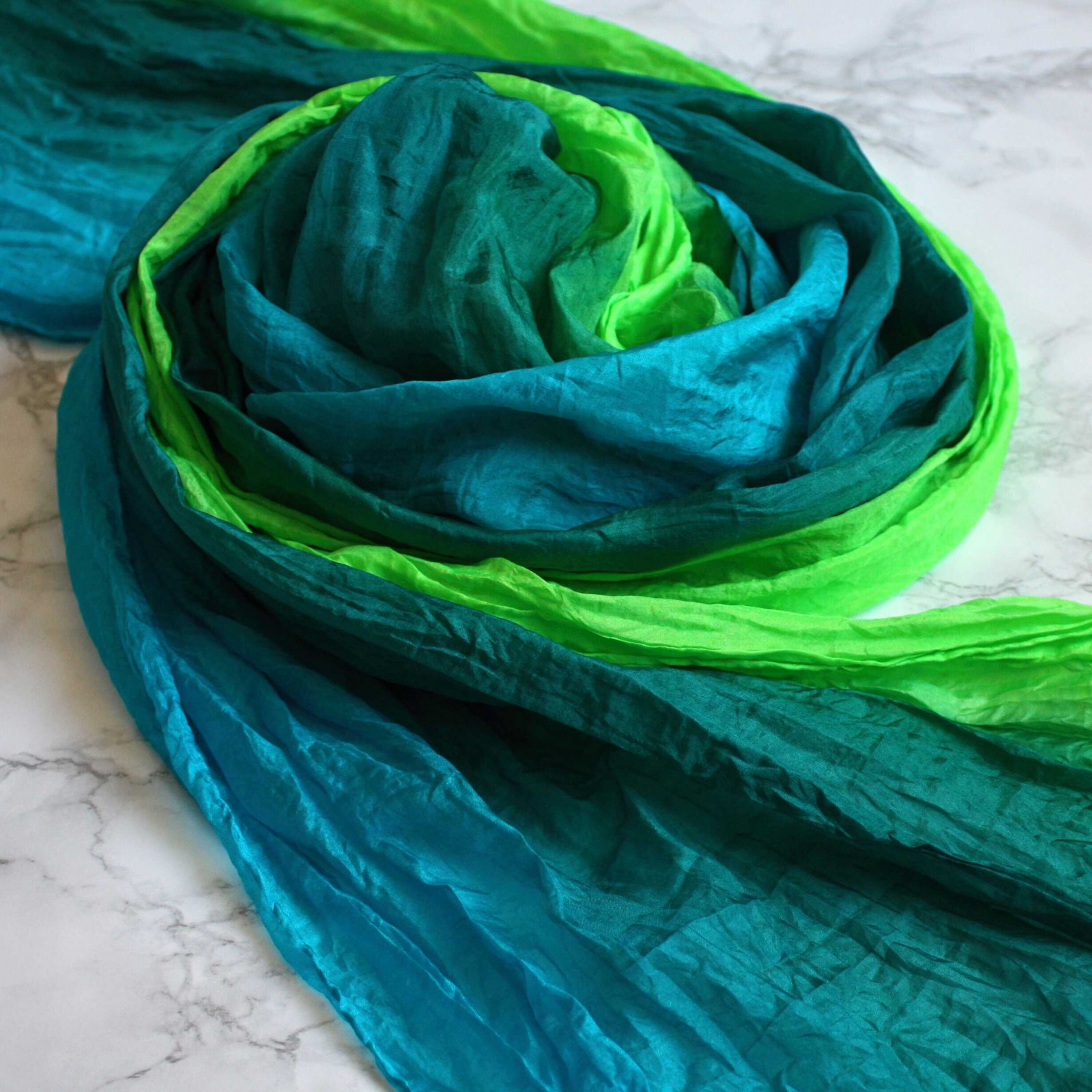 hedvábná šála zeleno-tyrkysová