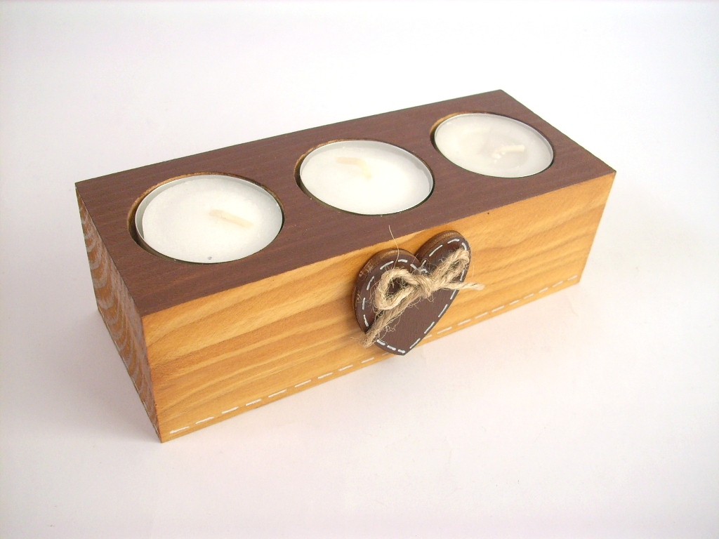 Dřevěný svícínek... no.287