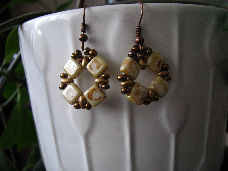 Takové hnědozlaté kulaté