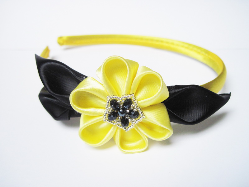 Žluto-černá čelenka