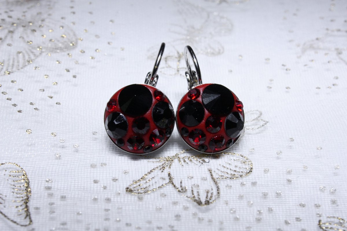 Malé červené náušnice