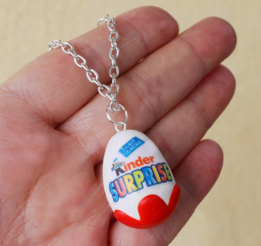 kinder vejce  na krk