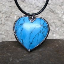 Srdce modré - magnezit (howlit)