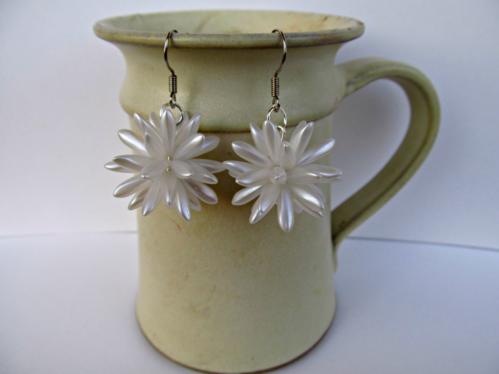 Slonovinově bílý ježek