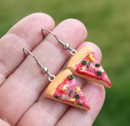 pizza  salámová s olivami