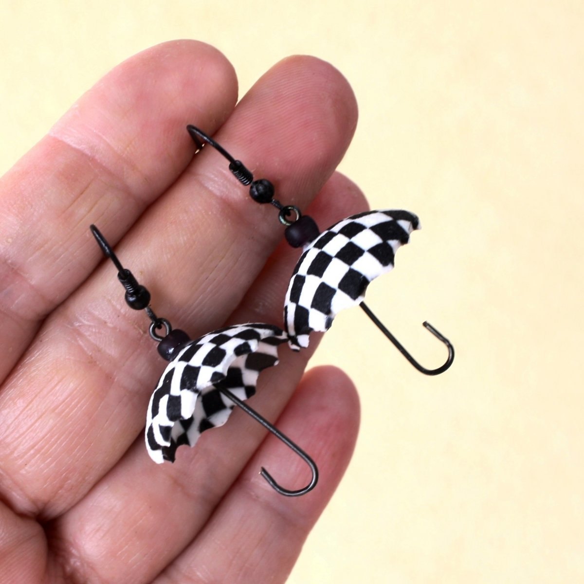 i v dešti elegantní ... deštníčky  ..  deštníky 