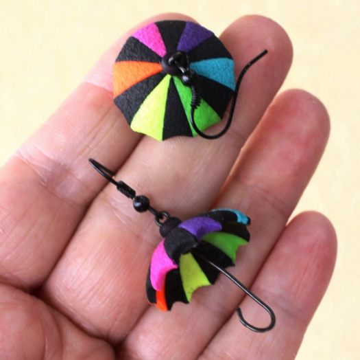 deštníky  ..  vzorované deštníčky do uší