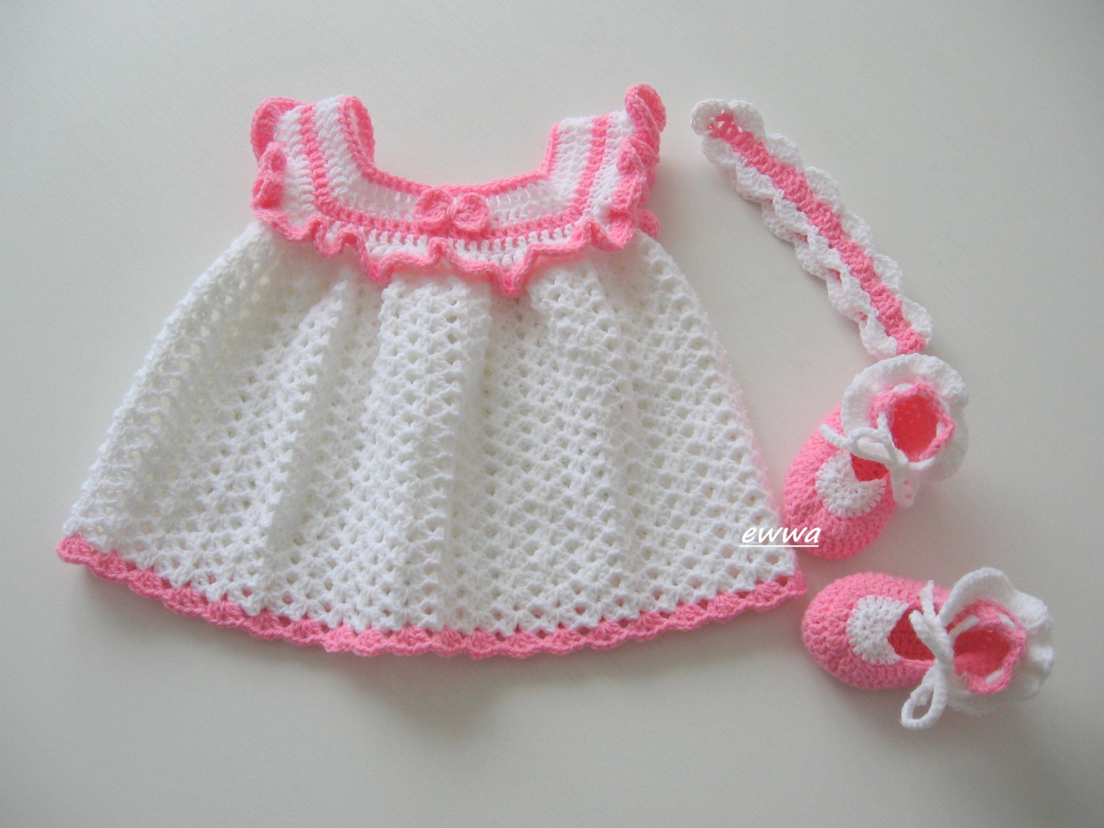 Soupravička - šatičky + bačkůrky + čelenka