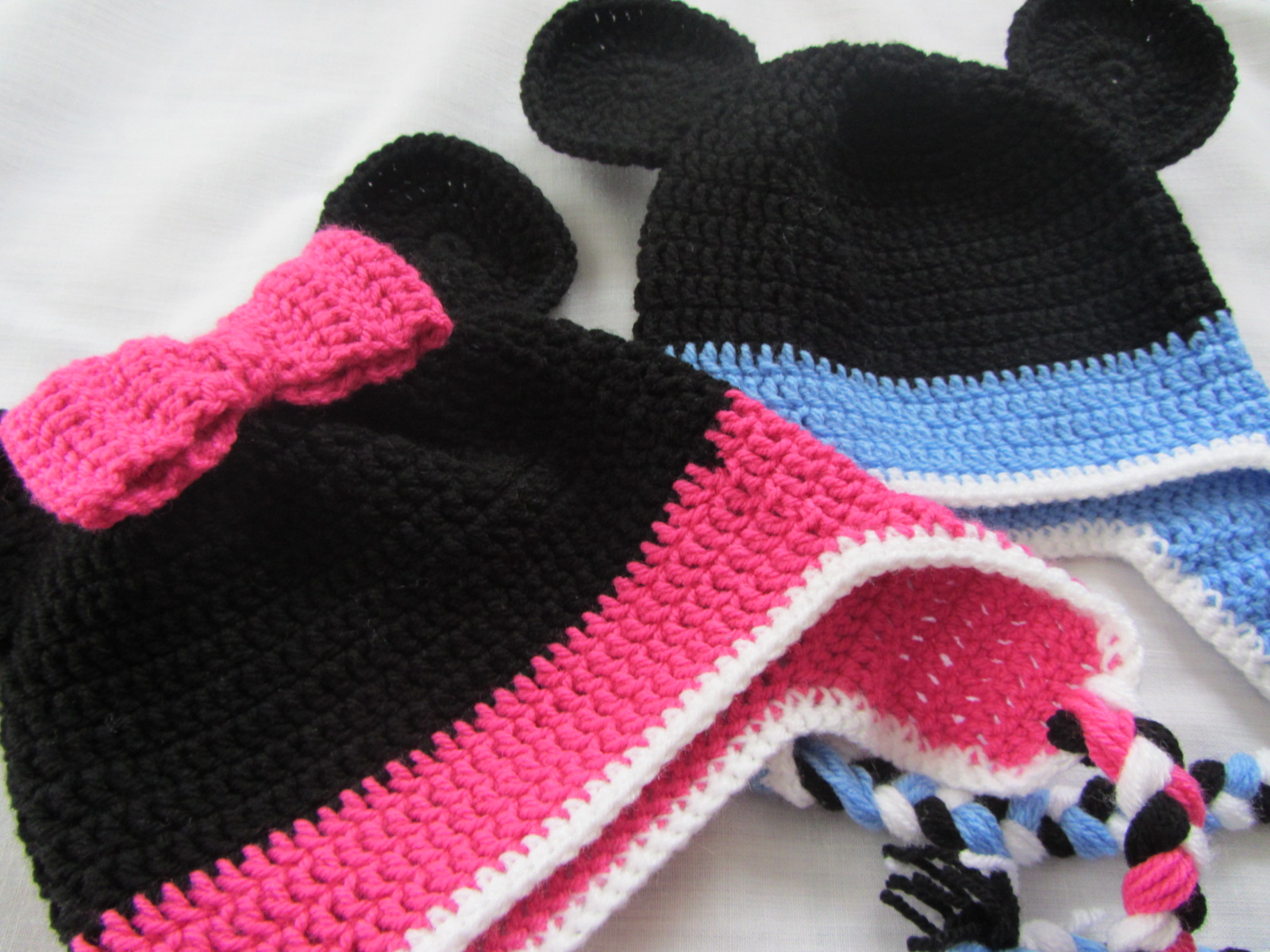 Háčkovaná čepice ušanka 