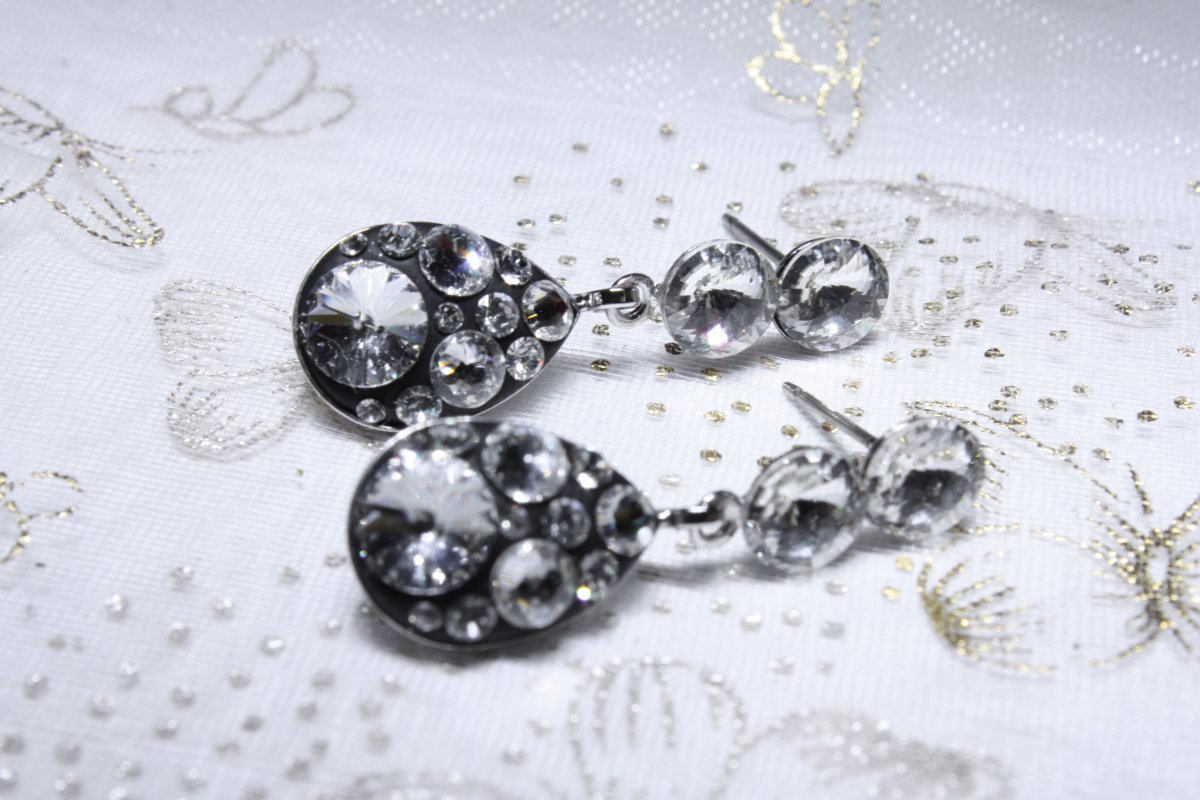 Černé visací kapky