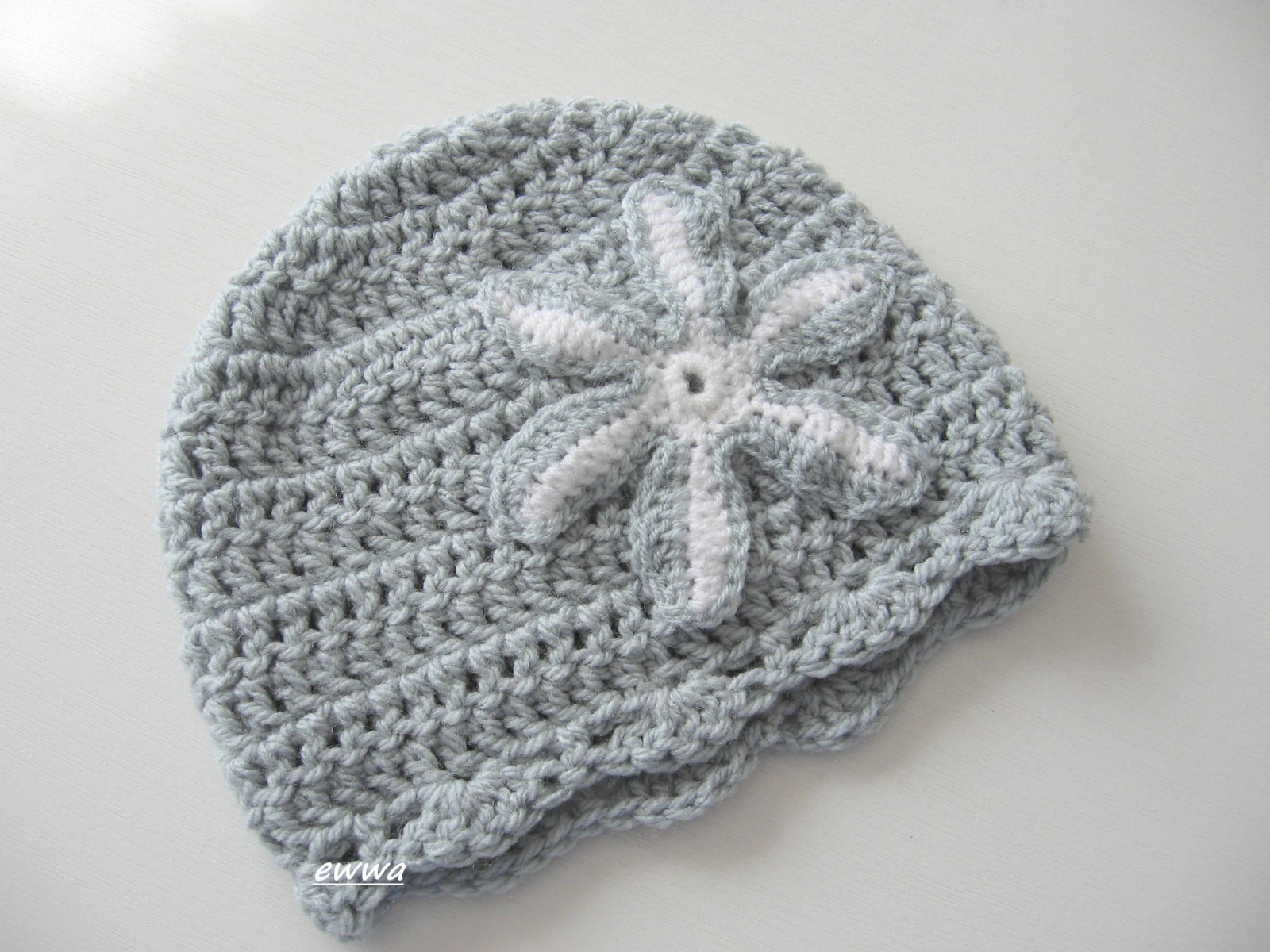 Háčkovaná čepička