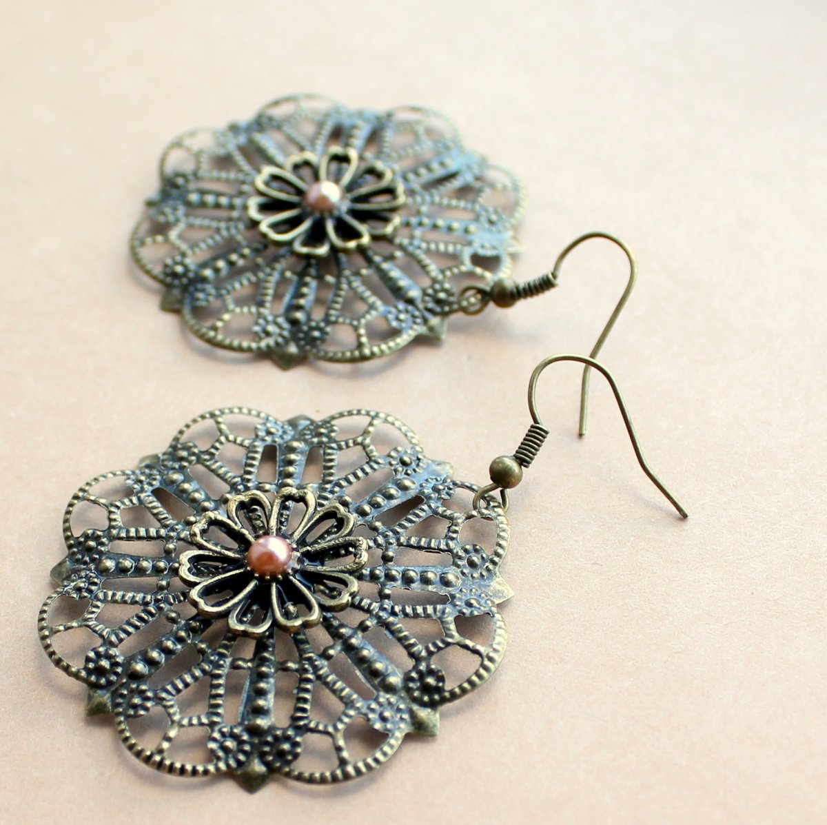 Filigránové rozkvetlé náušnice 