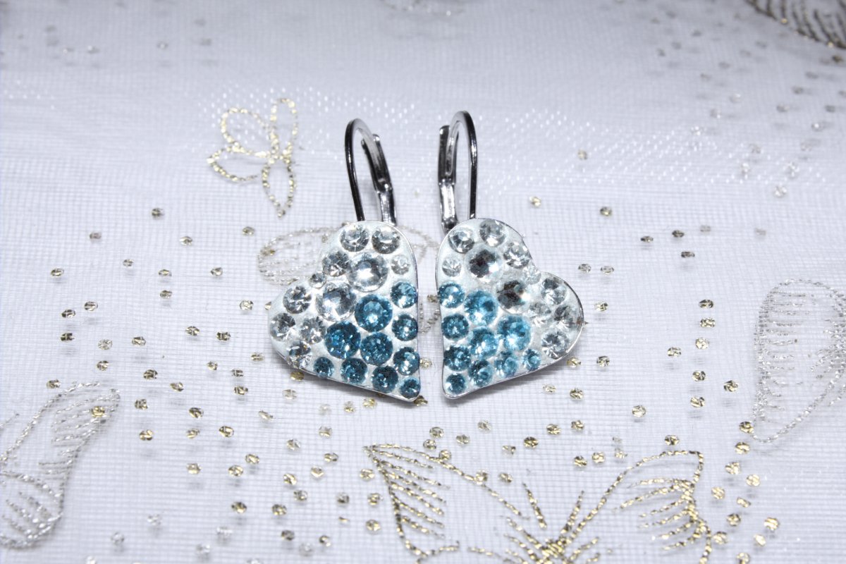 Modro-bílá srdíčka