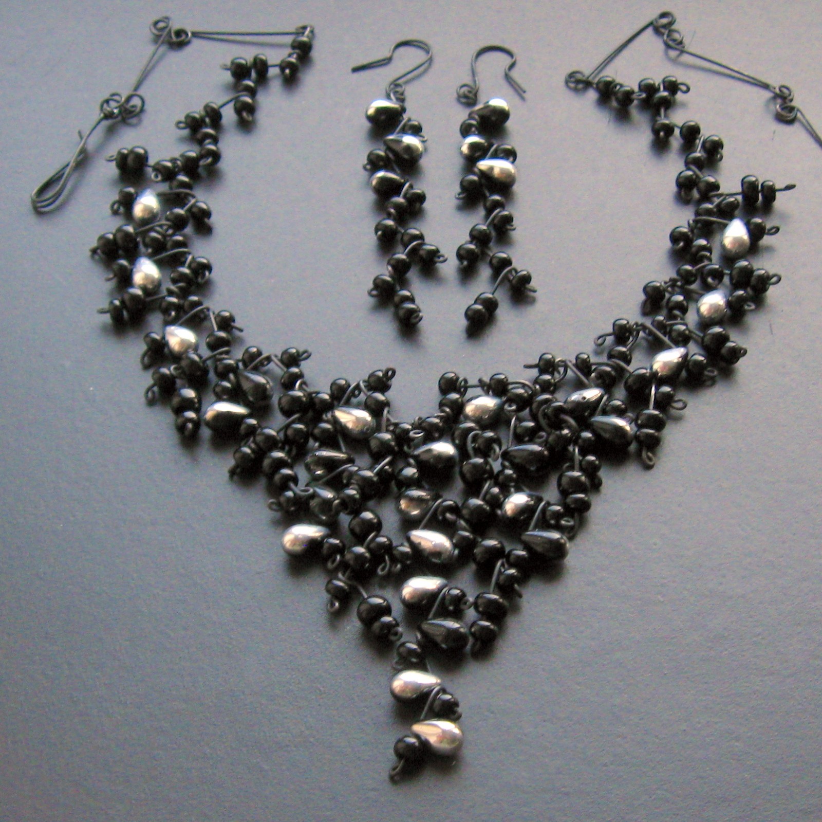 Černé a stříbrné třepení