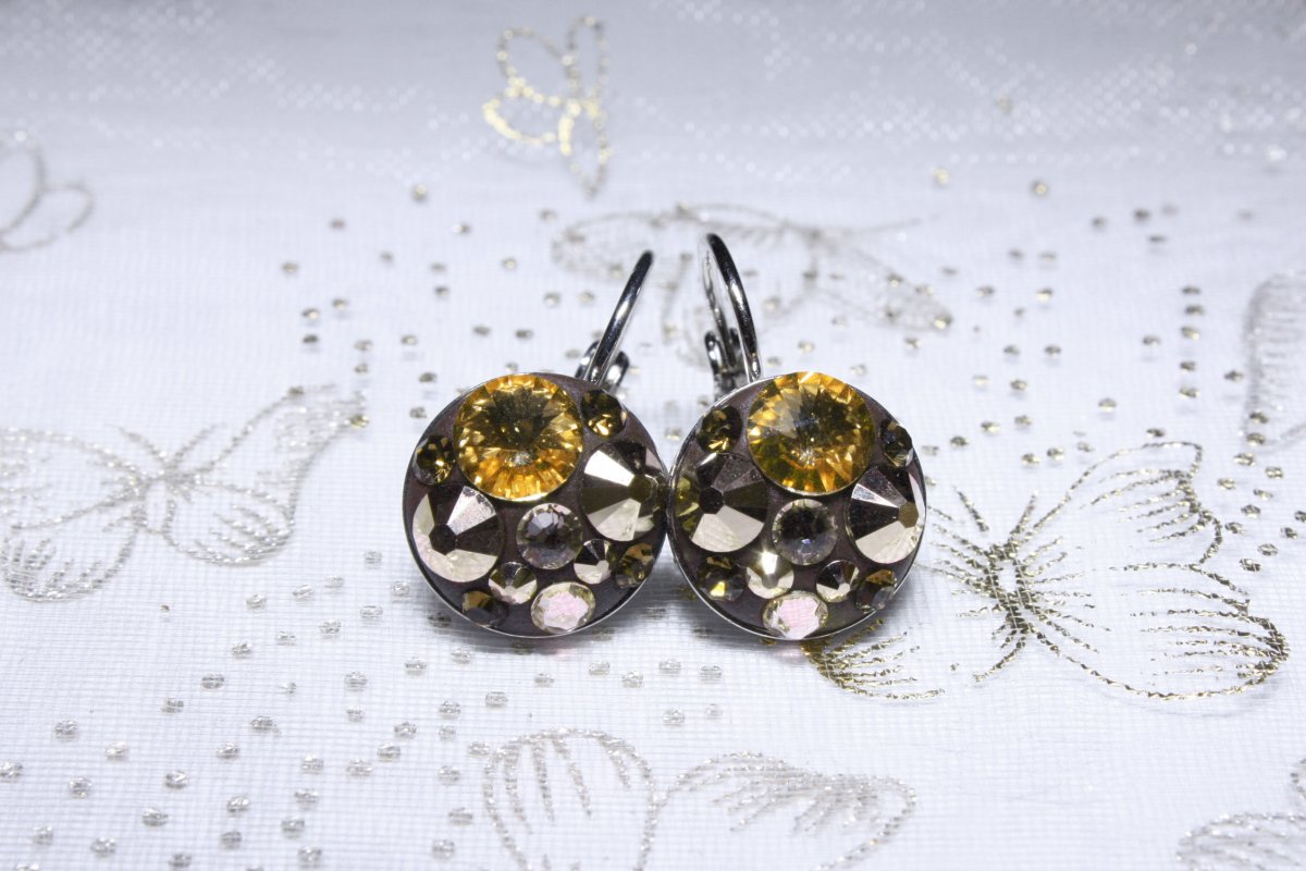 Malé zlato-hnědé visací náušnice