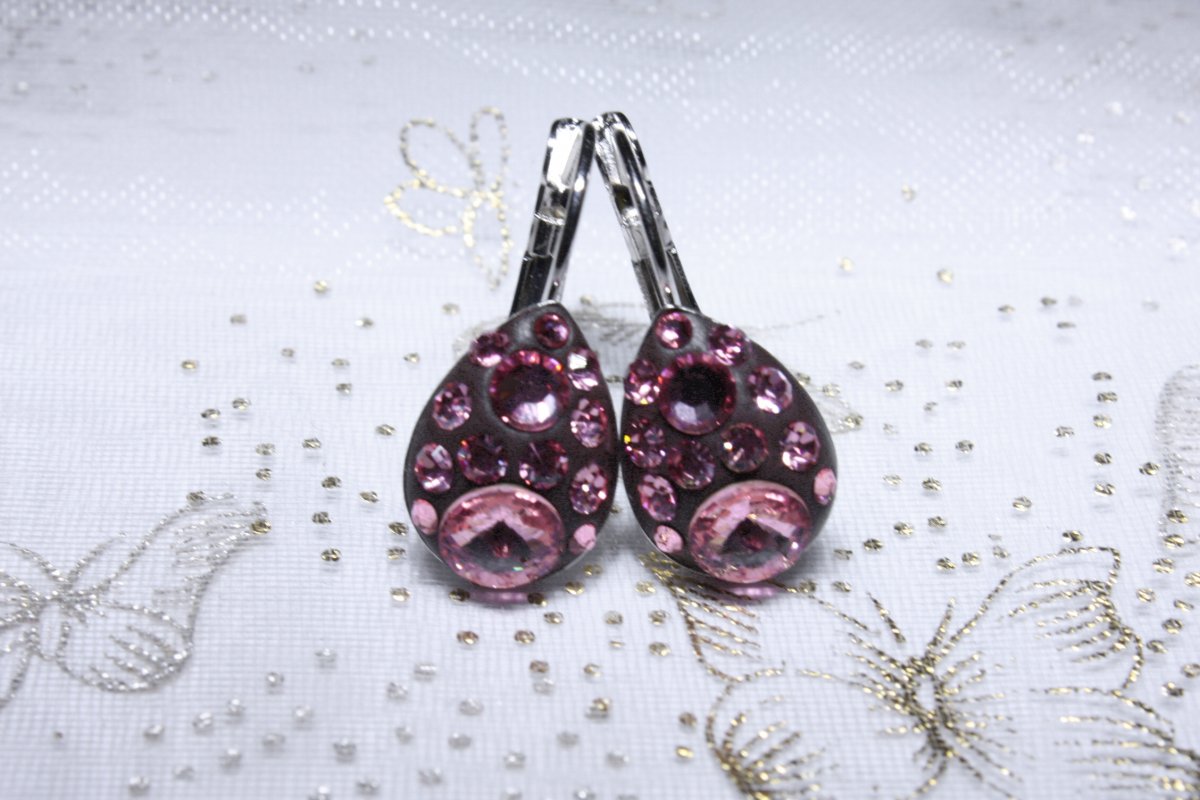 Hnědo-růžové kapky