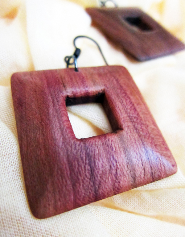 Náušnice z třešňového dřeva