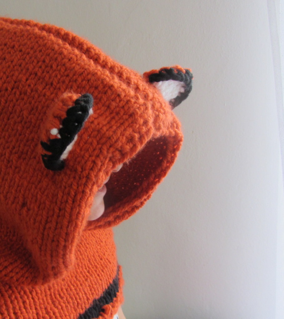 Pletený nákrčník s kapucí