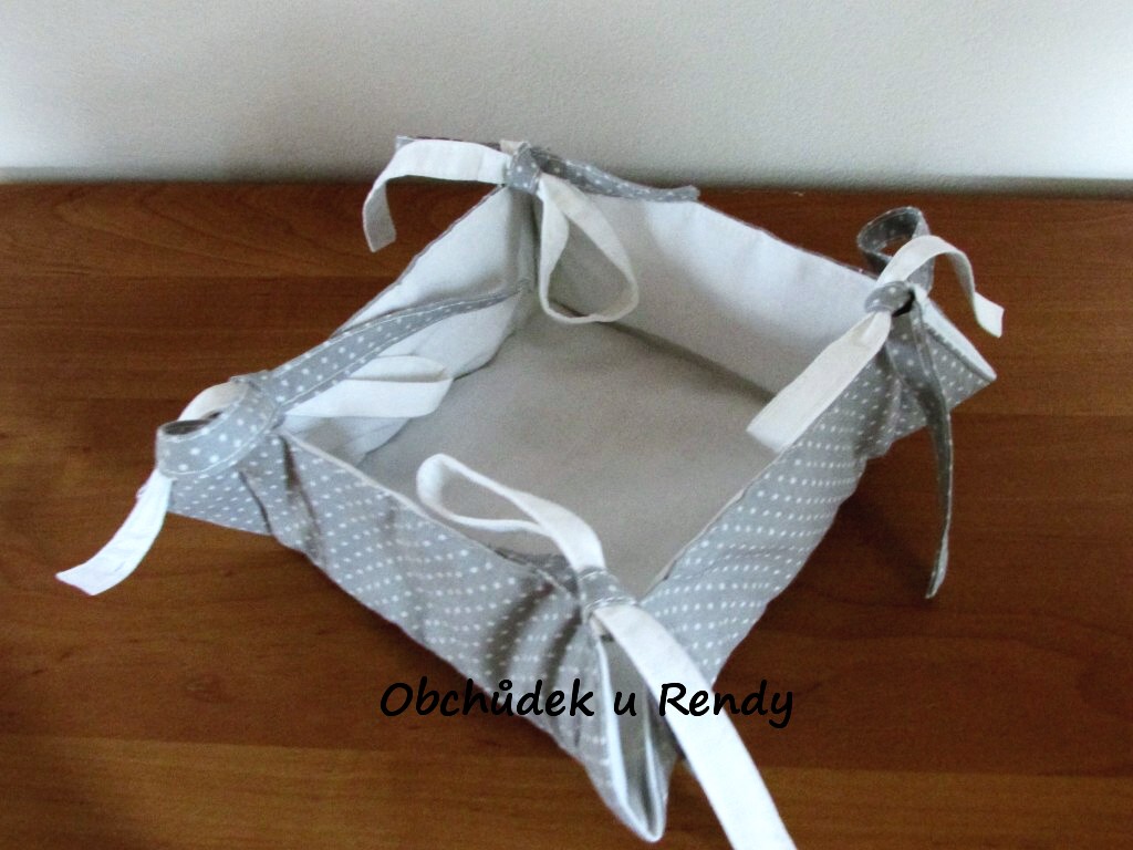 Puntíkatý košíček