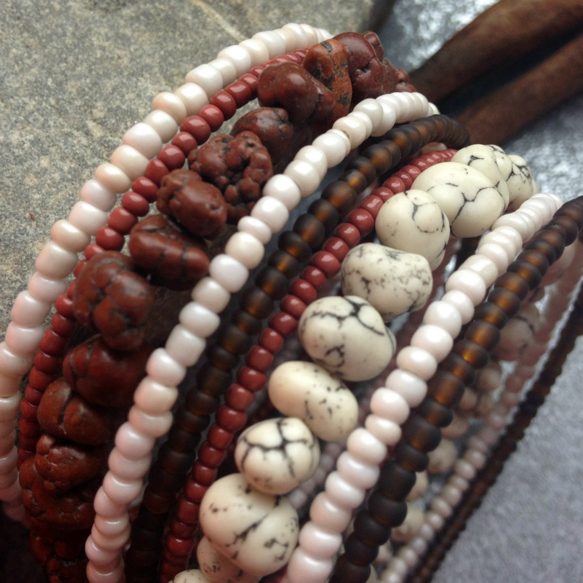 Café latté se skořicí