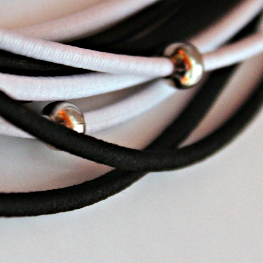 NÁHRDELNÍK: Uzlíkové kouzlení - Černobílý 